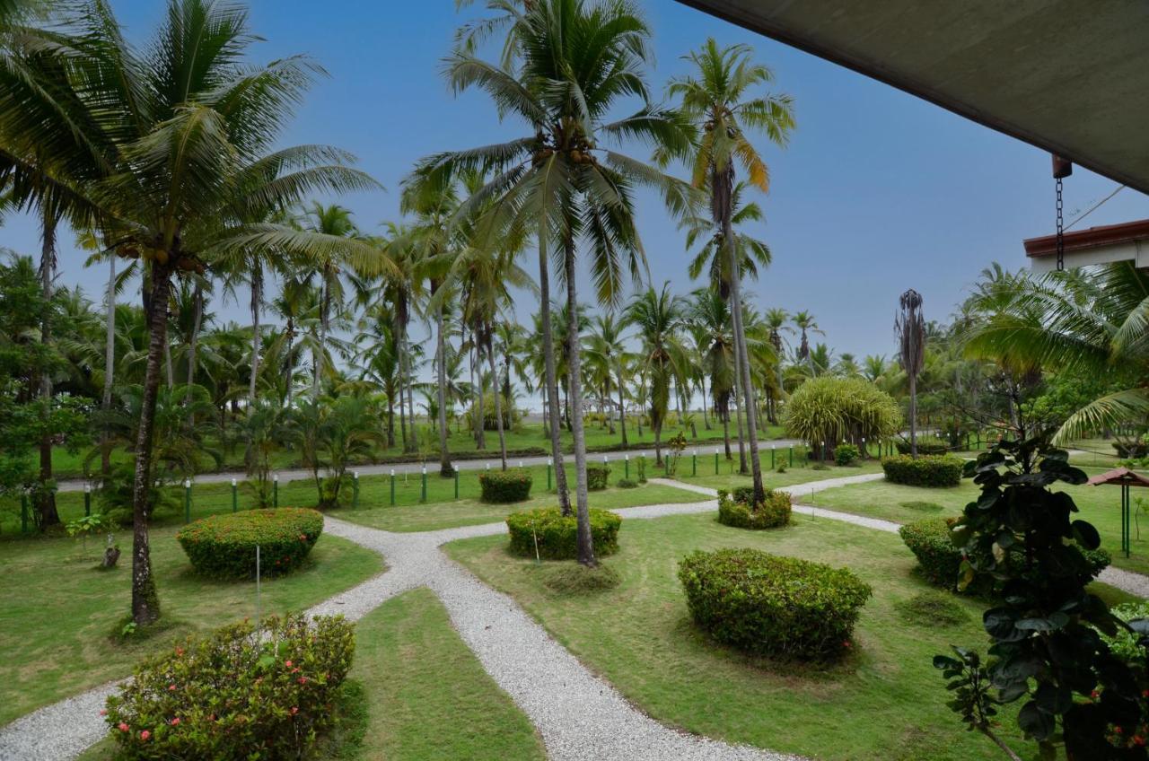 Cocomar Beachfront Hotel Parrita Exterior photo