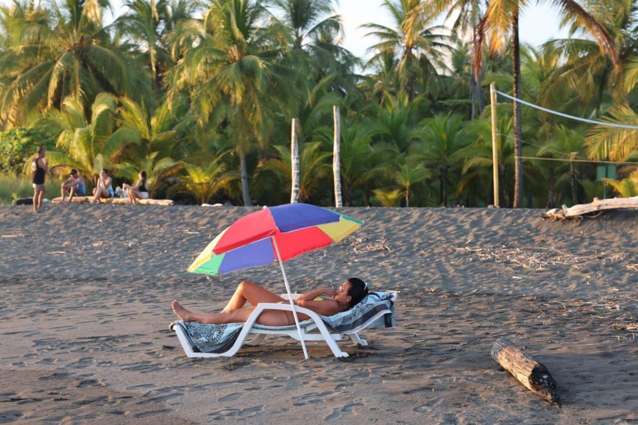Cocomar Beachfront Hotel Parrita Exterior photo